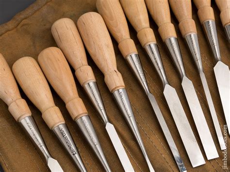 COMPLETE Set of 17 LIE-NIELSEN Chisels in Roll - 82707 - AS OF OCT. 13 ...