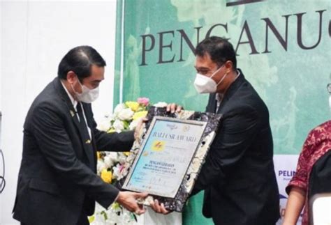 Pln Raih Penghargaan Platinum Di Ajang Bumn Csr Award Bali Bumninc