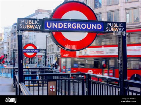 London Underground sign Stock Photo - Alamy