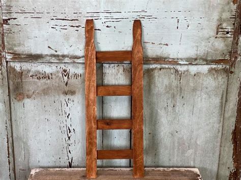 Diy Small Decorative Ladder The Shabby Tree