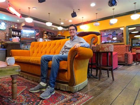 Friends Couch Wallpapers On Wallpaperdog