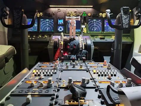 Dad builds amazing Boeing 737 flight simulator in his garage