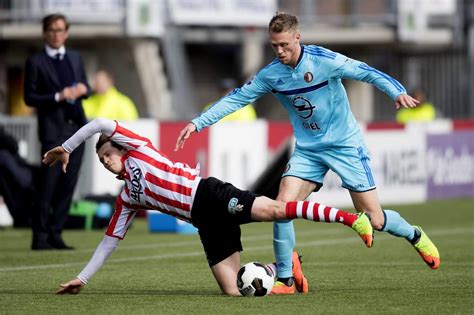 Pierde Feyenoord Pero Mantiene El Liderato En Holanda El Siglo De