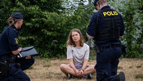 Greta Thunberg Aktivistin Muss Wegen Klimaprotests In Malm Vor