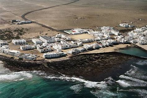 Caleta De Famara Portal Bungalows De Famara Lanzarote