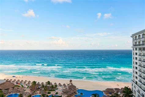 Cancun Suite Resorts with Infinity Pool | JW Marriott Cancun Resort & Spa