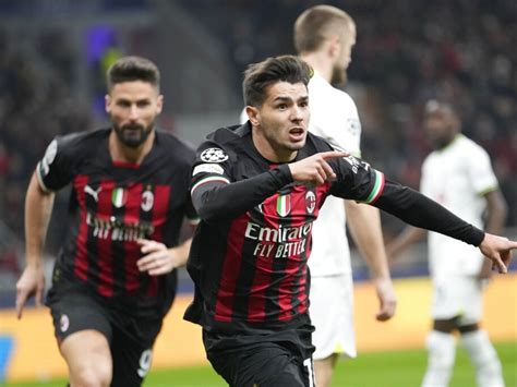 Diaz Fires Milan Past Spurs In Last First Leg Rthk