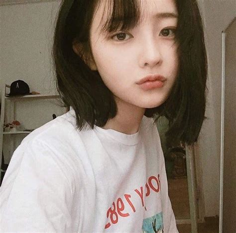 Pin By Anna The Strange On Hwamin Uzzlang Girl Korean Short Hair