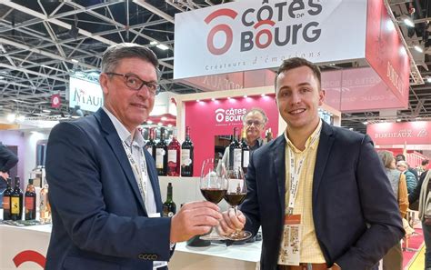 Salon Wine Paris Vinexpo pour les vins de Bordeaux le soleil se lève