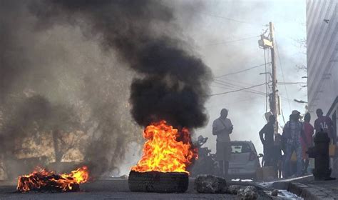 Haiti Orders Nightly Curfew After Weekend Of Violence Prison Break