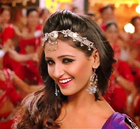 Shakti Mohan Hot Latest HQ Pics Photos In Short Cloths