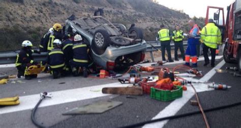 Los Muertos En Accidentes De Tráfico Descienden Un 12 Durante 2013 España El PaÍs