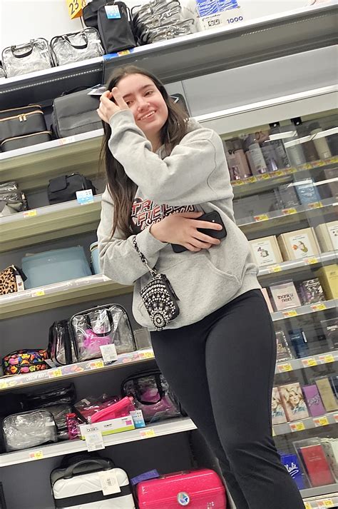 Brunette Showing Off Panty Lines Oc Spandex Leggings Yoga Pants Forum