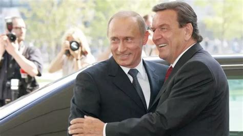 Gerhard Schröder, apropiat de Putin, pleacă din conducerea gigantului ...