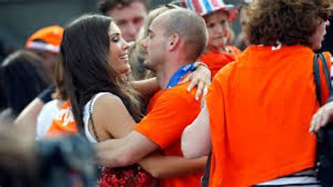 Galatasaray ın eski yengesi Yolanthe Cabau dan Wesley Sneijder itirafı