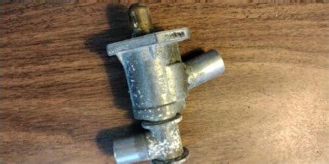 74 75 Mercedes 450 SL SLC Auxiliary Air Idle Slide Valve 1285101037