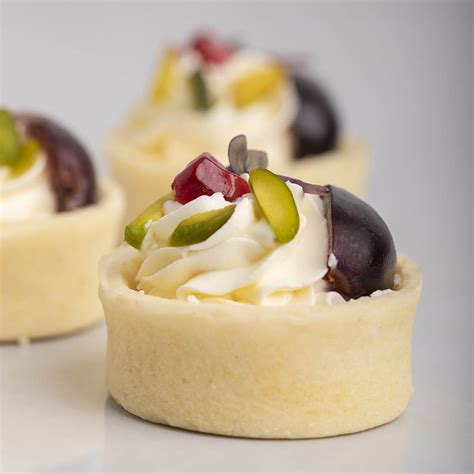 Cream Cheese, Grapes & Pistachio Canape | French Bakery Dubai