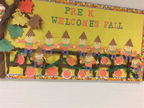 Fall bulletin board Fall Bulletin Boards, Welcome Fall, Holiday Crafts, Craft Ideas, Diy Ideas