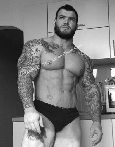 Nude Muscular Gay Man Naked Hunk Beefcake Male Cute Butt Jock HD 8X10