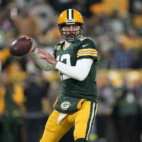 Aaron Rodgers stirs retirement speculation with postgame moment