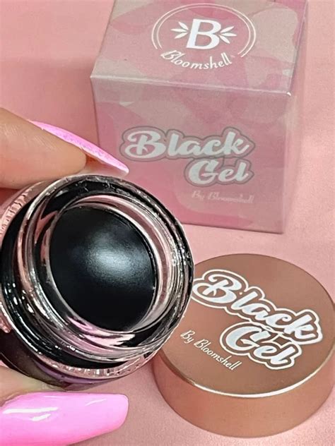 Delineador De Ojos En Gel Tono Negro Bloomshell Oh Lala Beauty Bar