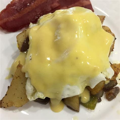 Creamy Hollandaise Sauce Recipe