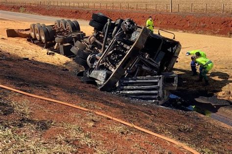 Midianews Motorista Morre Carbonizado Em Grave Acidente Na Br 163