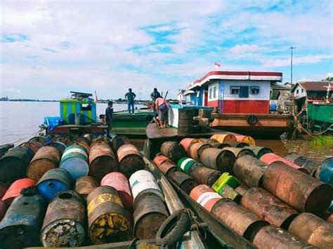 Ditpolairud Polda Kalbar Tangkap Pelaku Dugaan Penyalahgunaan Solar