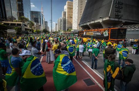 Bolsonaristas Fazem Atos Presenciais De De Maio Cr Ticos Se