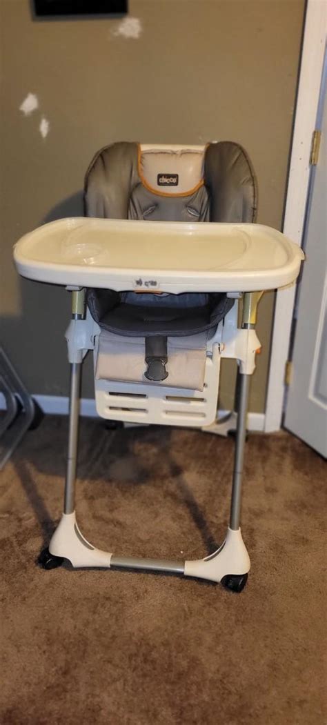 Chicco Adjustable High Chair | EstateSales.org