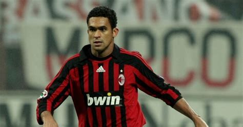 Lutto per l ex Milan Serginho è morto il figlio Diego aveva 20 anni