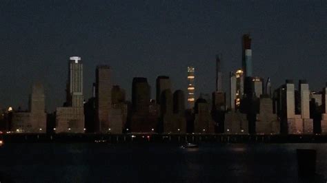 Stunning photos and videos of NYC's blackout