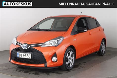 Toyota Yaris 15 Hybrid Orange 5ov Vahvasti Varusteltu Vähän Ajettu