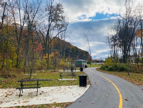 Platt Park Naugatuck River Greenway - Connecticut Trail Finder