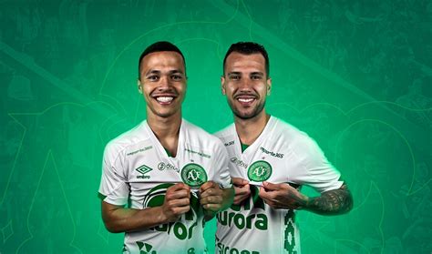 Chapecoense oficializa contratação de Darlan e Willian Popp para a