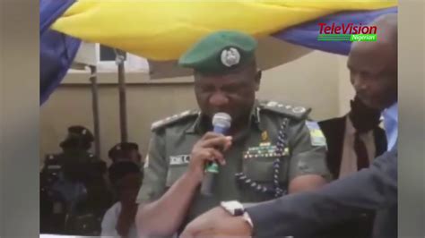 Police Ig Idris Unable To Read His Speech In Kano Youtube