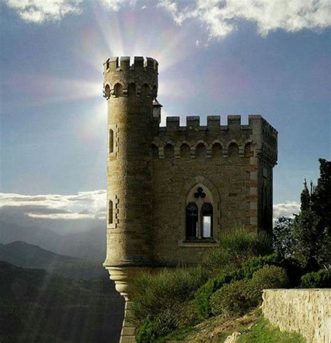 Cliffside Castle Renne France Castle French Castles Beautiful Castles