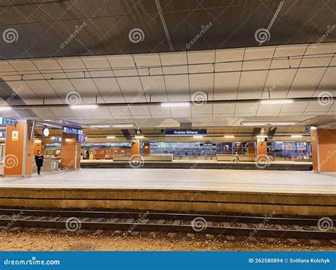 Krakow Poland Passenger Railway Station Krakow Glowny Platform At