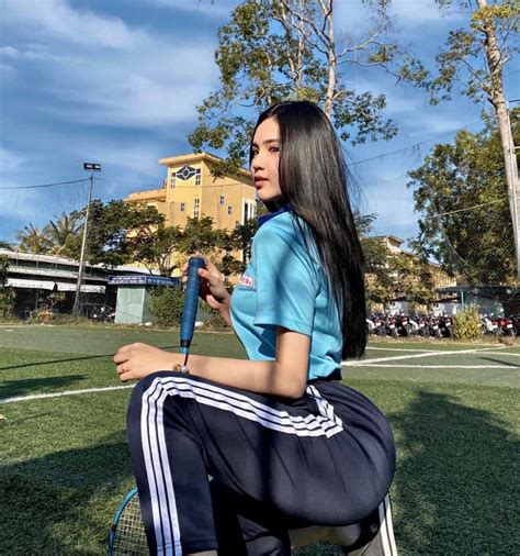 Hot girl được báo Trung Quốc khen ngợi đẹp dịu dàng mùa chia tay mái