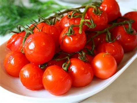 Как да осолим чери домати за зимата: вкусни и прости рецепти