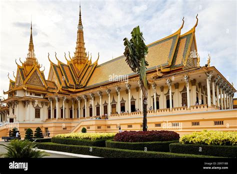 Wat Preah Keo Morakot Or Silver Pagoda Phnom Penh Cambodia The