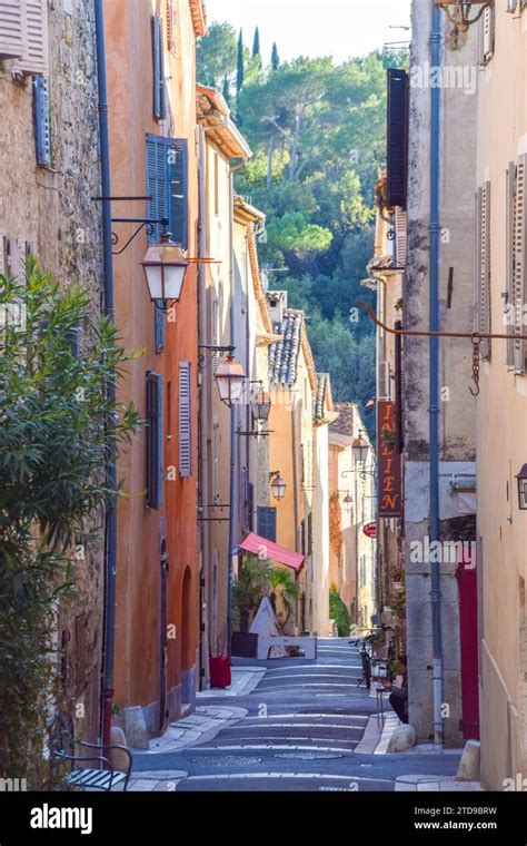 Valbonne Place Des Arcades Hi Res Stock Photography And Images Alamy