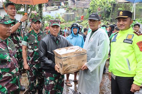 Bersama Tni Polda Sumsel Evakuasi Dan Salurkan Bantuan Kemanusiaan