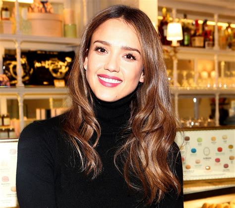 Download Wallpaper Girl Smile Jessica Alba Actress Beauty Jessica Alba Jessica Marie Alba