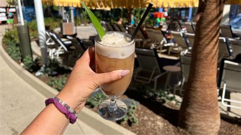 REVIEW: Trying Bites and Beverages From the NEW Palm Breeze Bar at ...