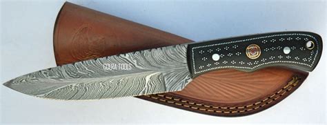 Custom Made Feather Damascus Hunting Knife With Hand Work On Handle Blade Material 1095and4340