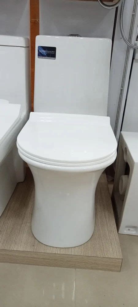 One Piece Toilet Seat At 14950 Lucknow ID 2852896078730