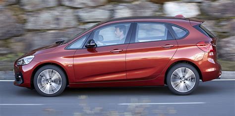 2018 Bmw 2 Series Active Tourer Facelift Unveiled Photos 1 Of 4