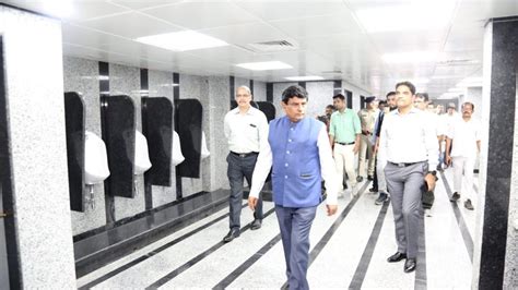 Mumbai Central Railway Gm Ram Karan Yadav Inspects Passenger Amenities