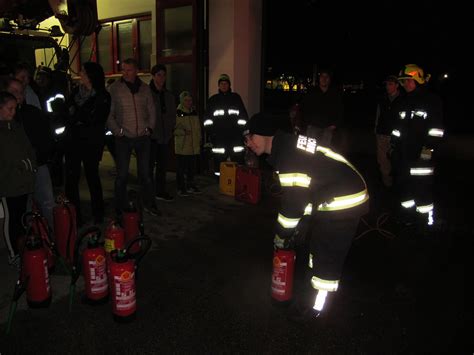 Feuerl Scher Bung Der Jugend November Freiwillige Feuerwehr